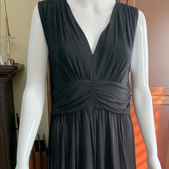 Soft light Black V neck dress at knee length nice pleads below bustier Size XL - Picture 6 of 13